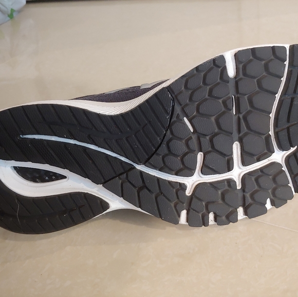 New Balance Women's W860B11 - Picture 3 of 11